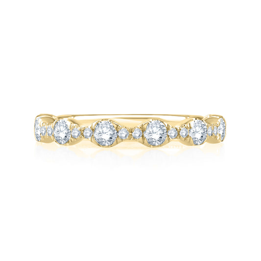 Scalloped Alternating Diamond Band